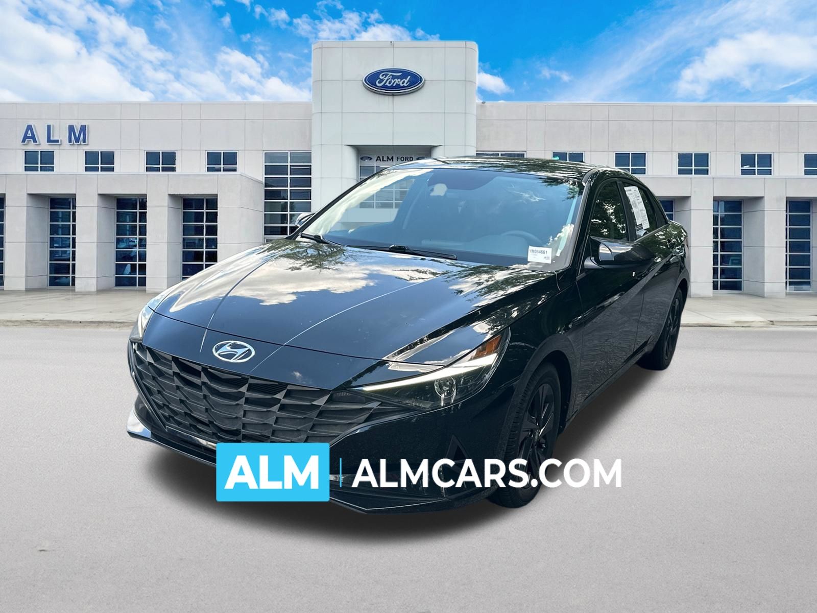 Phantom Black 2022 Hyundai Elantra Sedan Front-Wheel Drive Continuously Variable Transmission