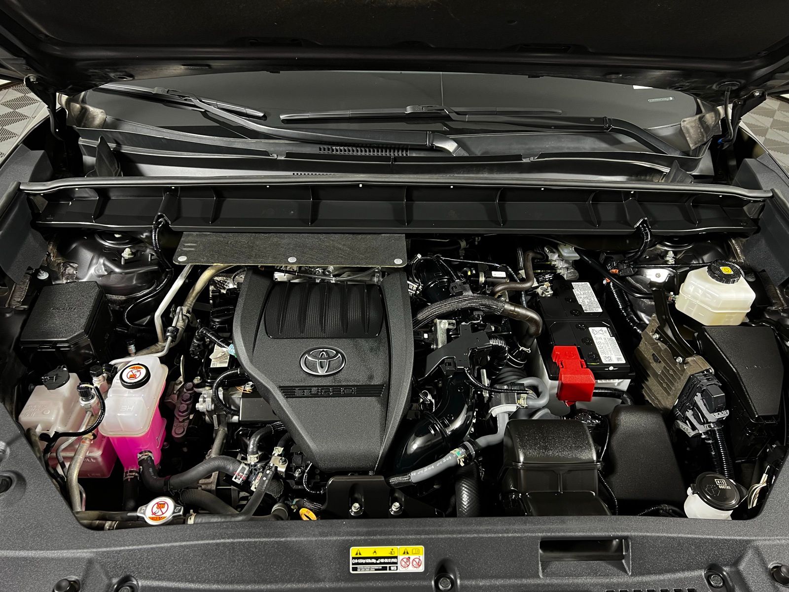 Thumbnail: 2023 Toyota Highlander - 9