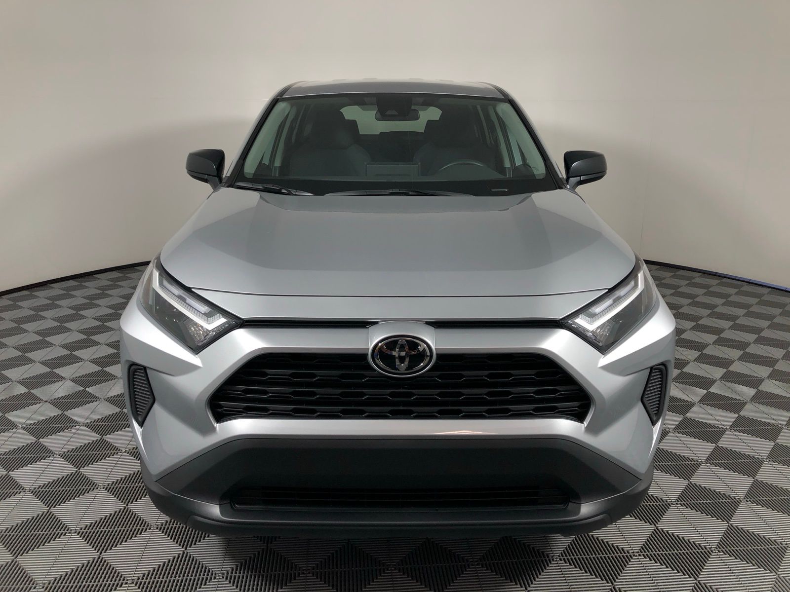 2025 Toyota RAV4 LE 2