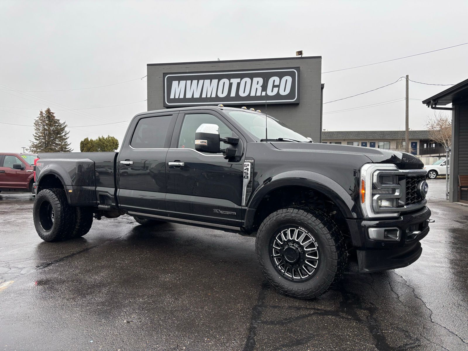 2024 Ford F-450 Super Duty Platinum's photo