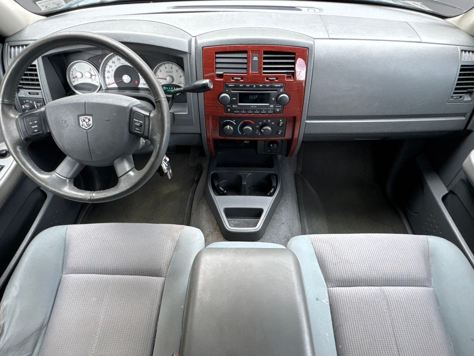 Used 2005 Blue Dodge SLT image 3