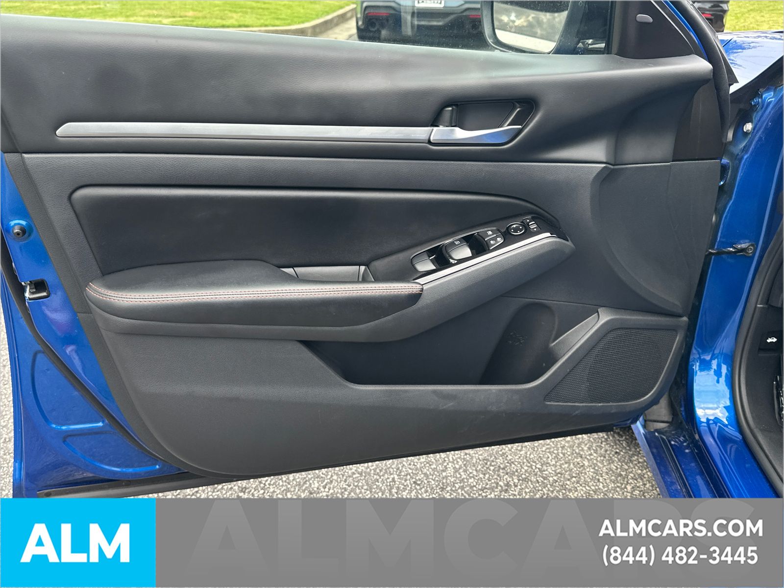 Used 2025 Blue Nissan 2.5 SR image 11