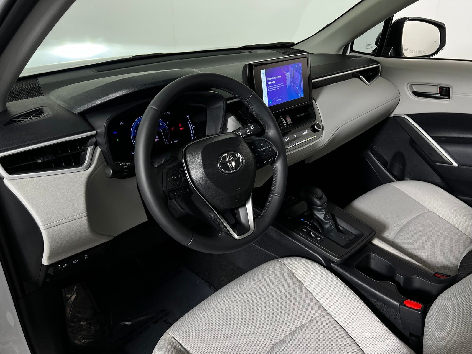 Thumbnail: 2026 Toyota Corolla Cross - 12