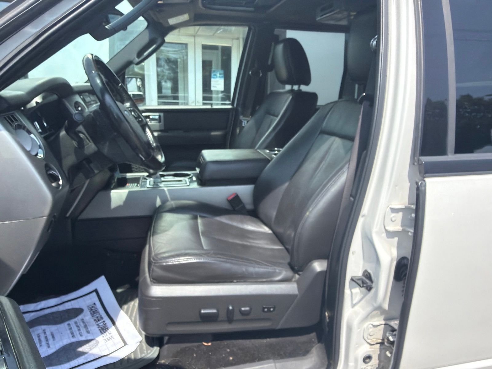 Used 2013 White Ford Limited image 21