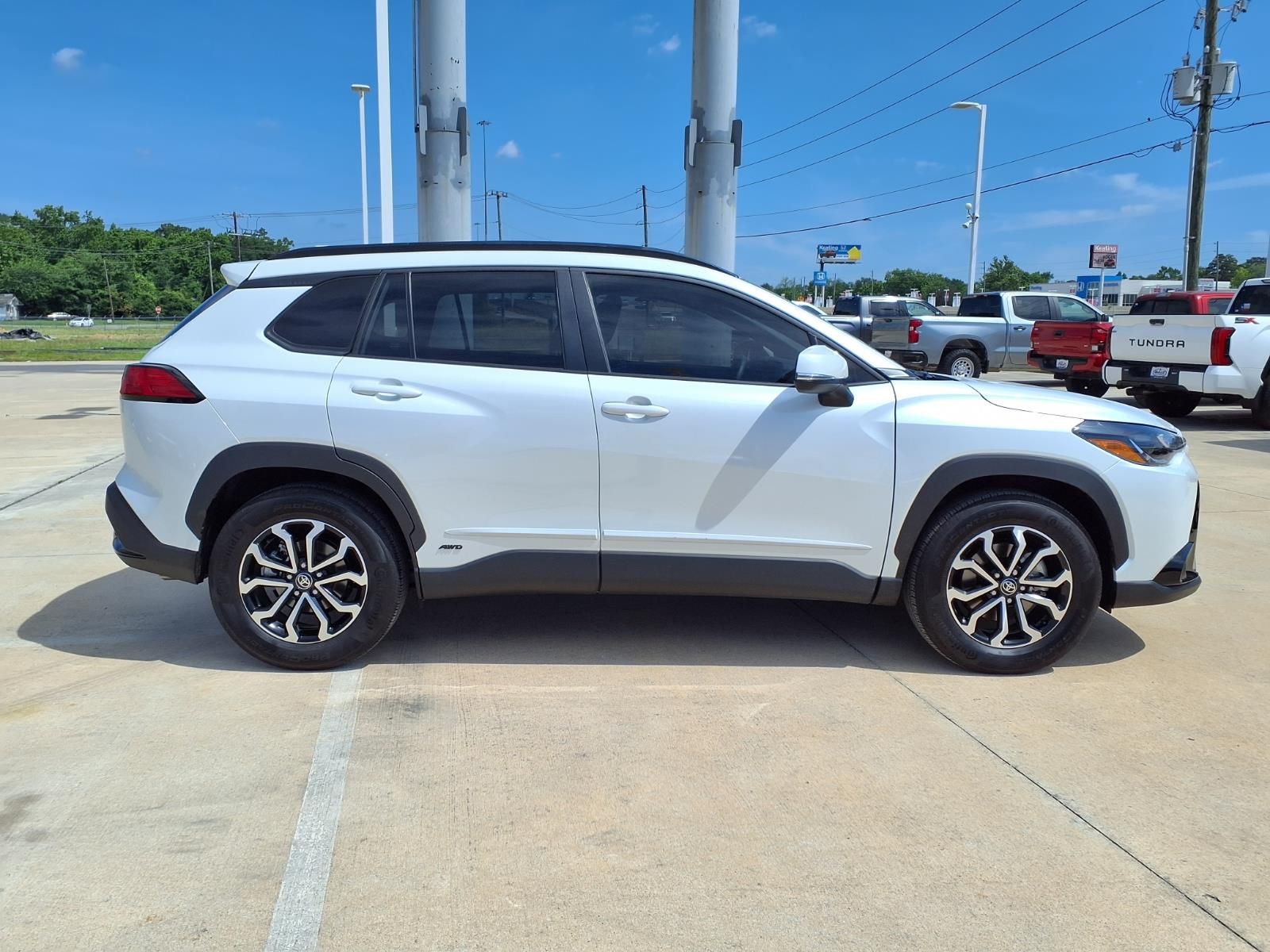2023 Toyota Corolla Cross Hybrid SE - 4