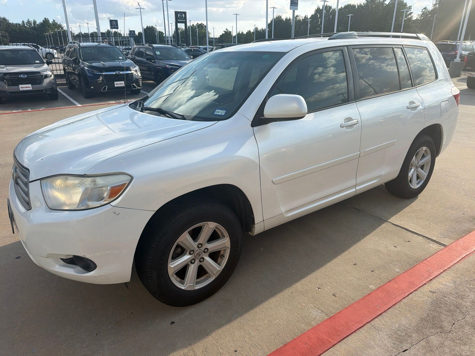 White (Blizzard Pearl) 2010 Toyota Highlander SUV / Crossover Front-Wheel Drive 6-Speed Automatic Overdrive