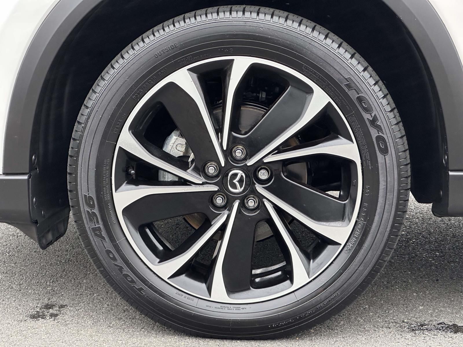 View vehicle photo 7