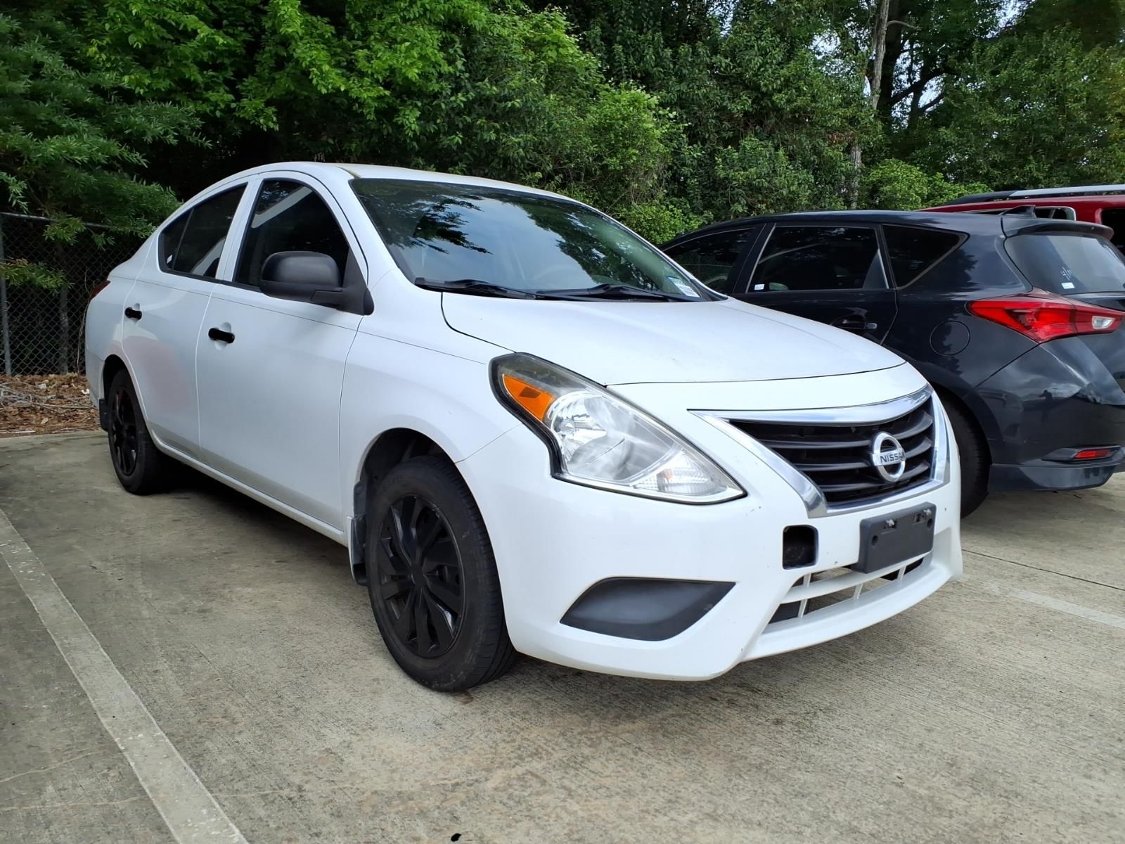 White (Fresh Powder) 2015 Nissan Versa 1.6 S Sedan Front-Wheel Drive 5-Speed Manual