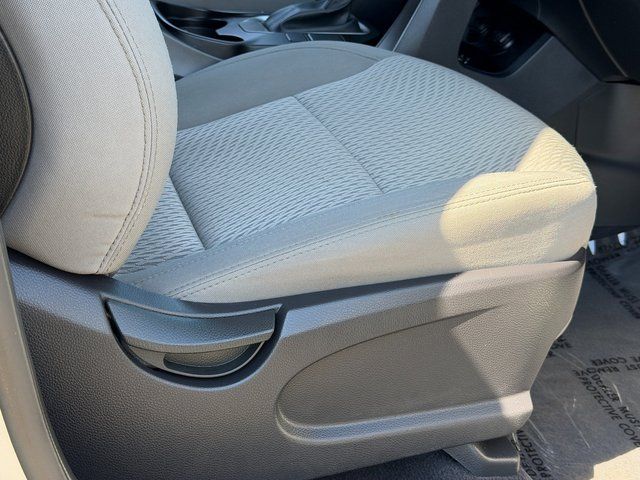 Used 2018 Sparkling Silver Hyundai 2.4 Base image 29