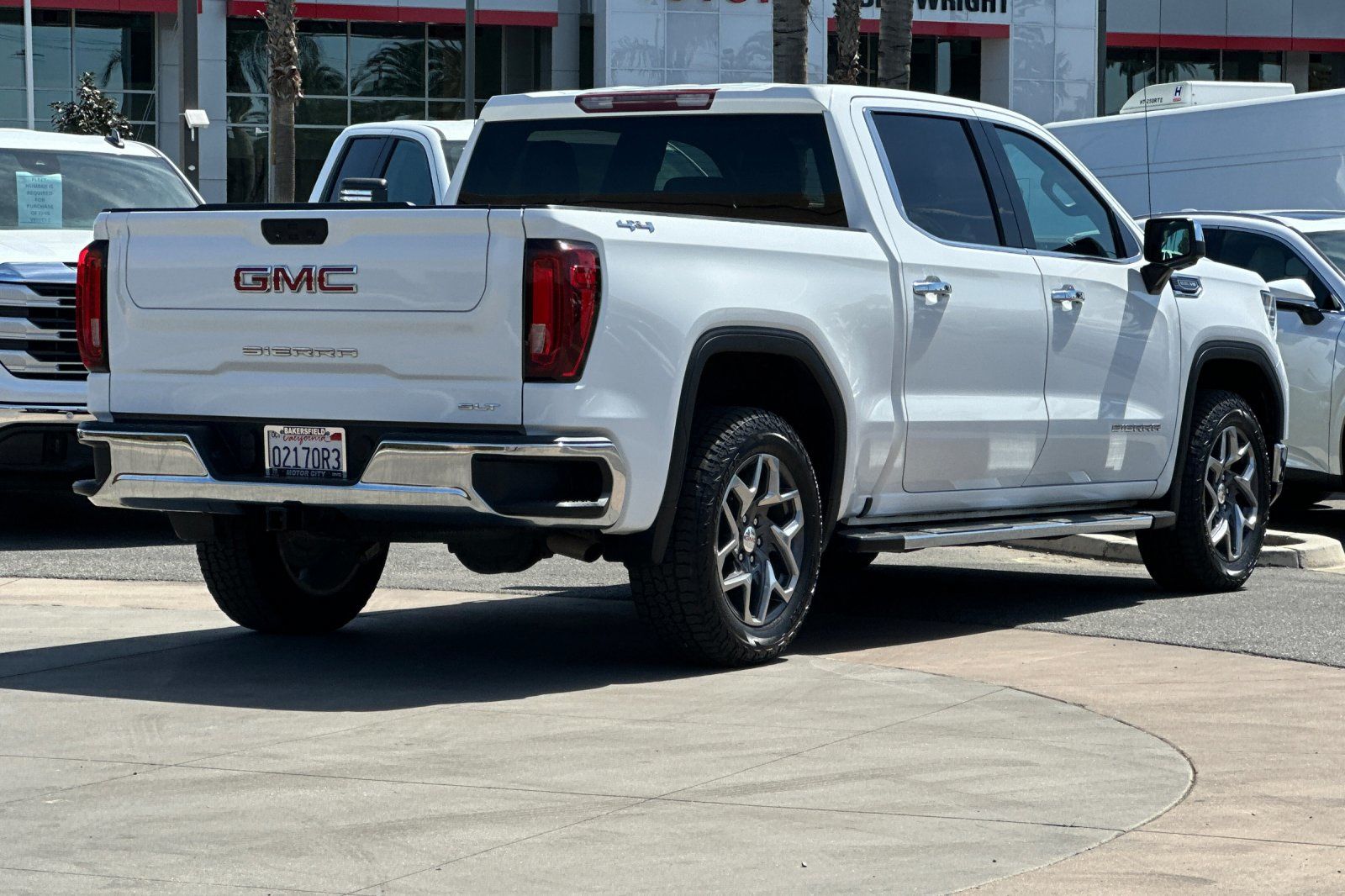 View vehicle photo 4