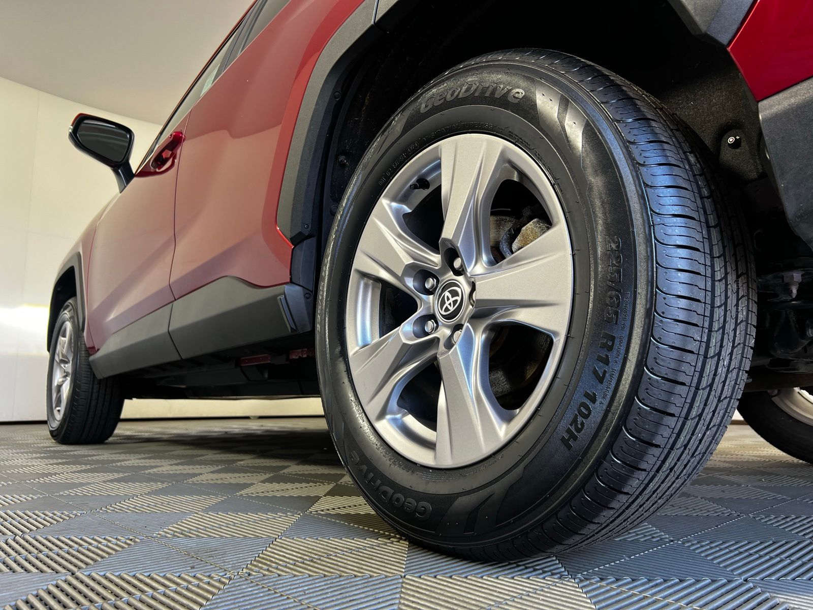 2023 Toyota RAV4 XLE 25
