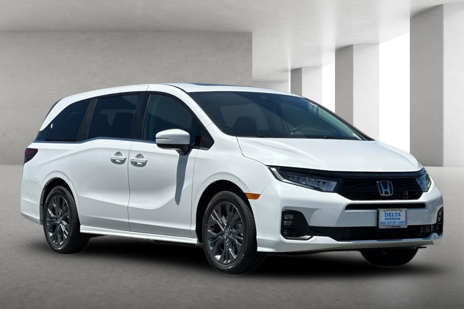 2026 Honda Odyssey Touring's photo
