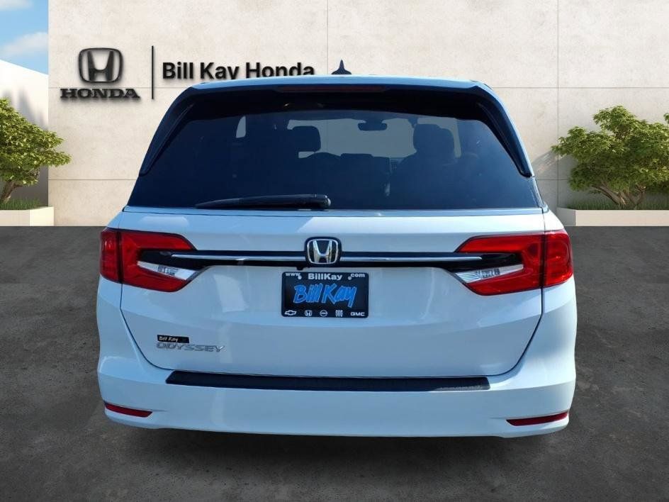 View vehicle photo 4