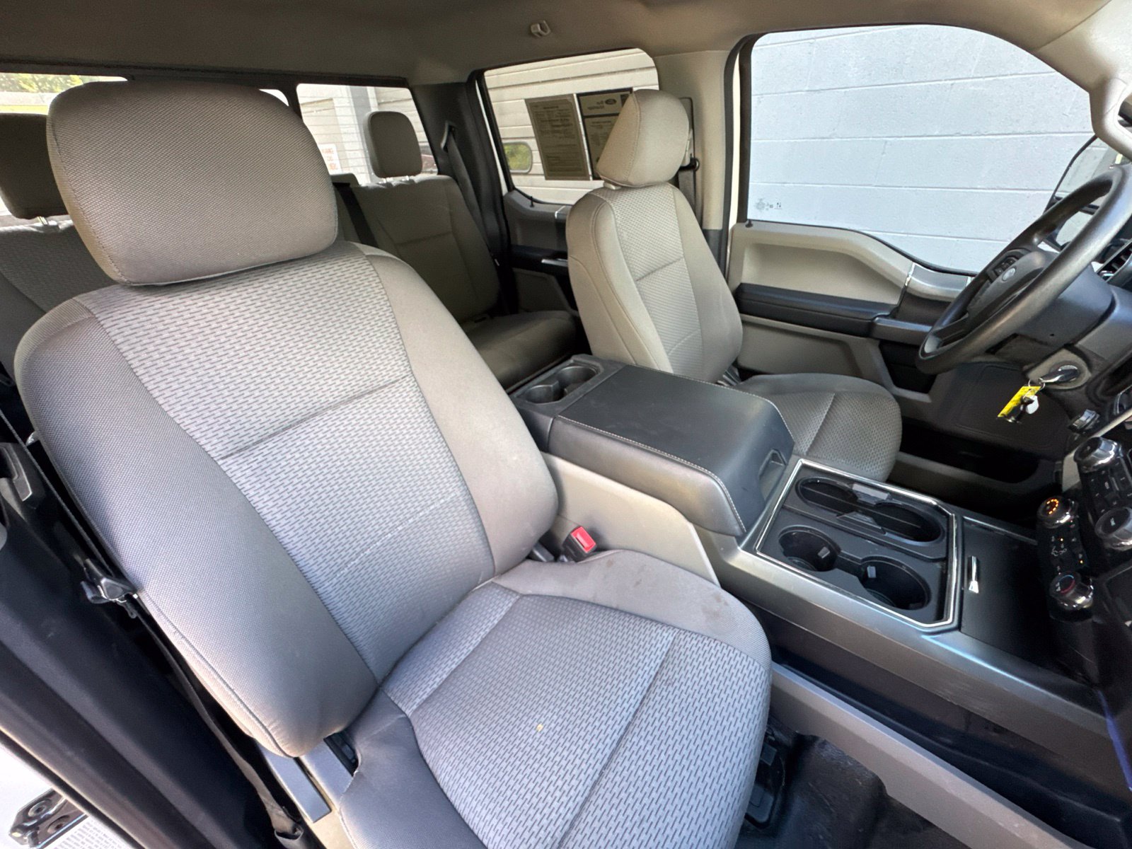 Certified Used 2022 Oxford White Ford XLT image 34