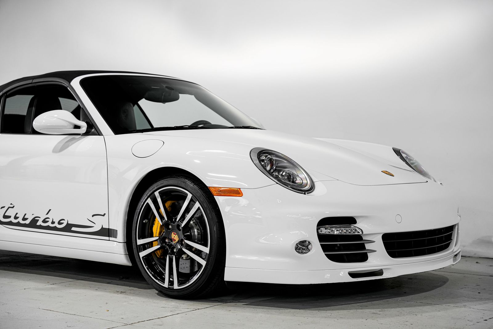 2011 Porsche 911 Turbo S — photo 44