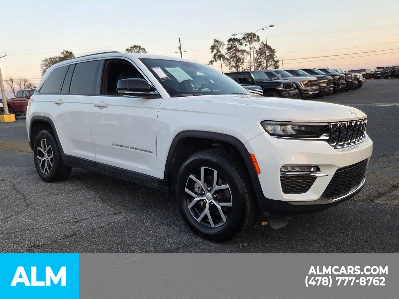 Used 2024 Bright White Clearcoat Jeep Limited image 21