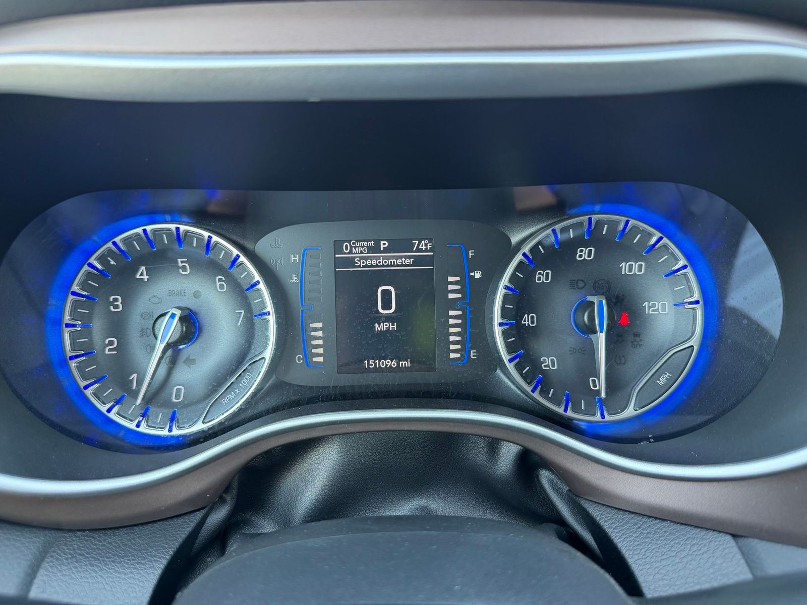 2020 Chrysler Voyager image 19