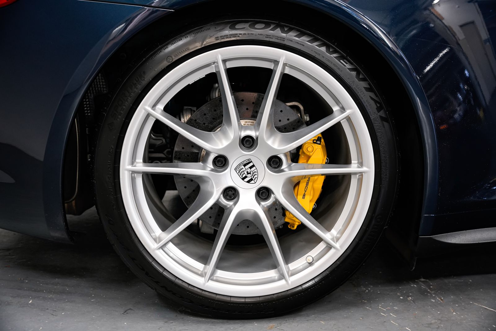 2014 Porsche 911 Carrera 4 — photo 43