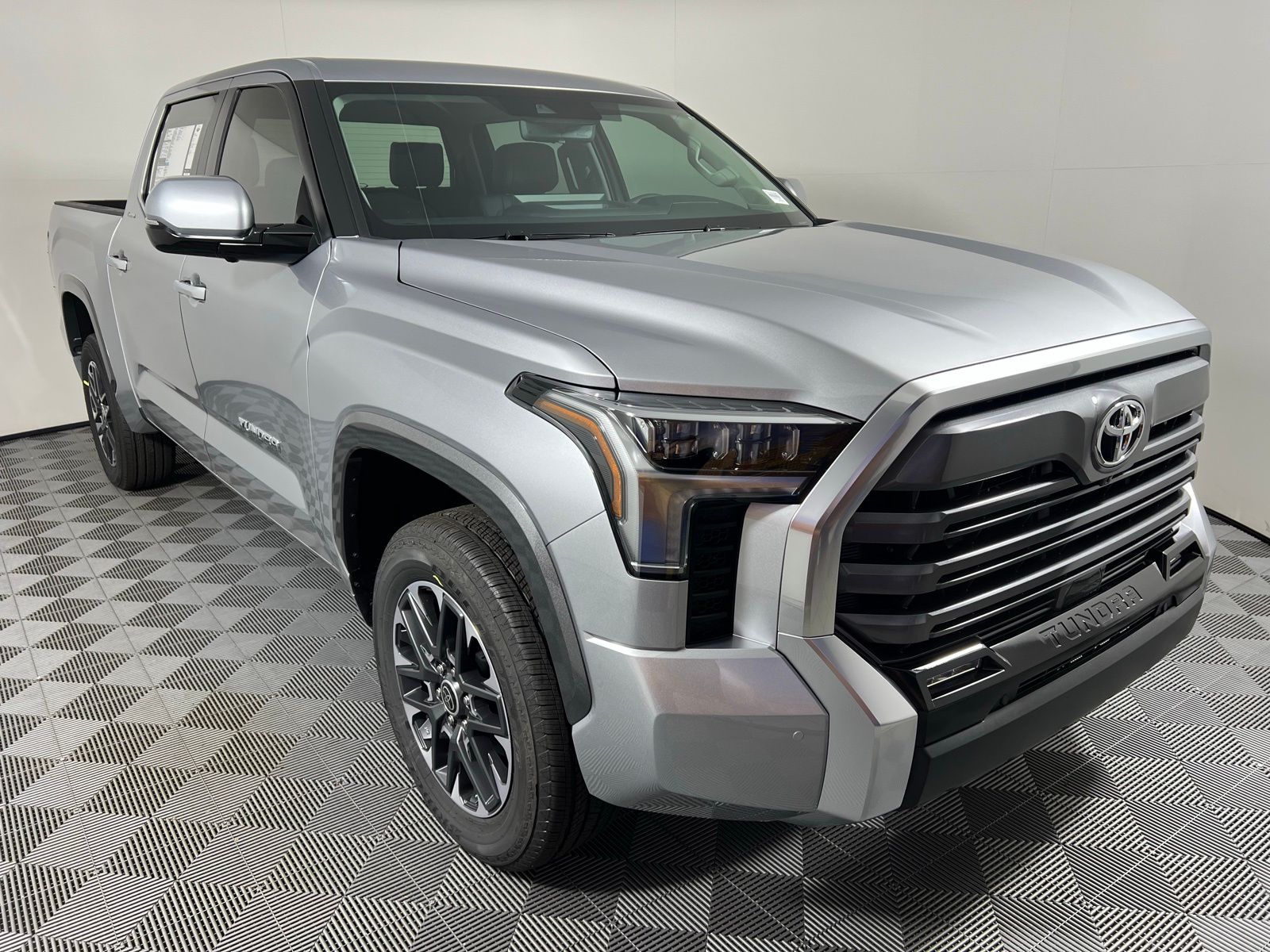 2025 Toyota Tundra Limited 3