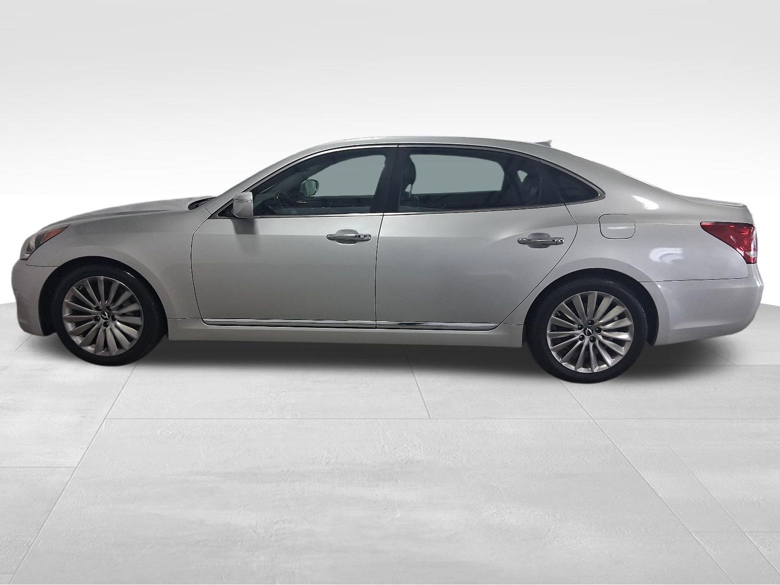 Used Car 2014 Hyundai Equus  Signature For Sale Under $15,000 In Austin, Texas