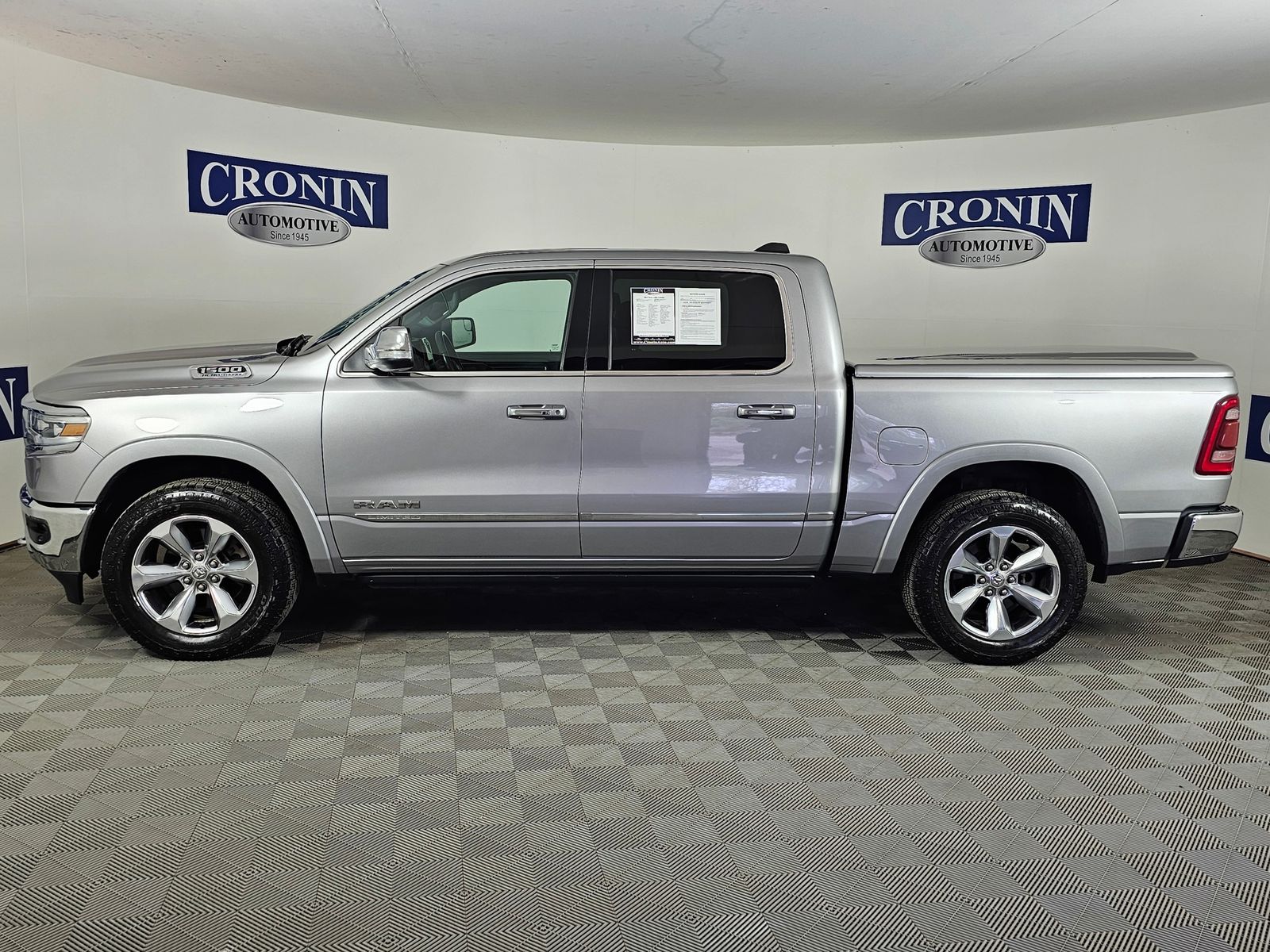 View vehicle photo 2