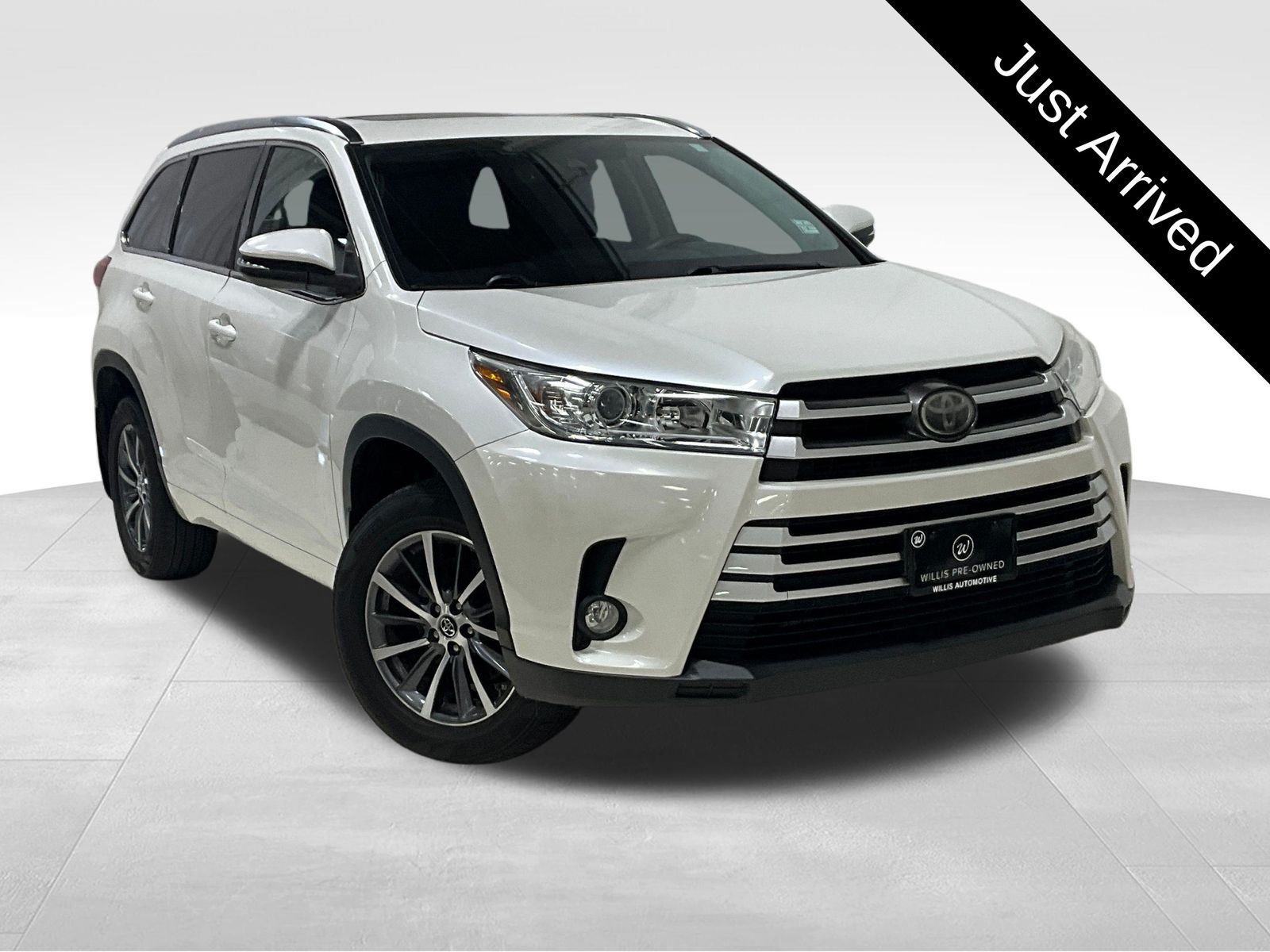 White 2017 Toyota Highlander SUV / Crossover All-Wheel Drive 8-Speed Automatic