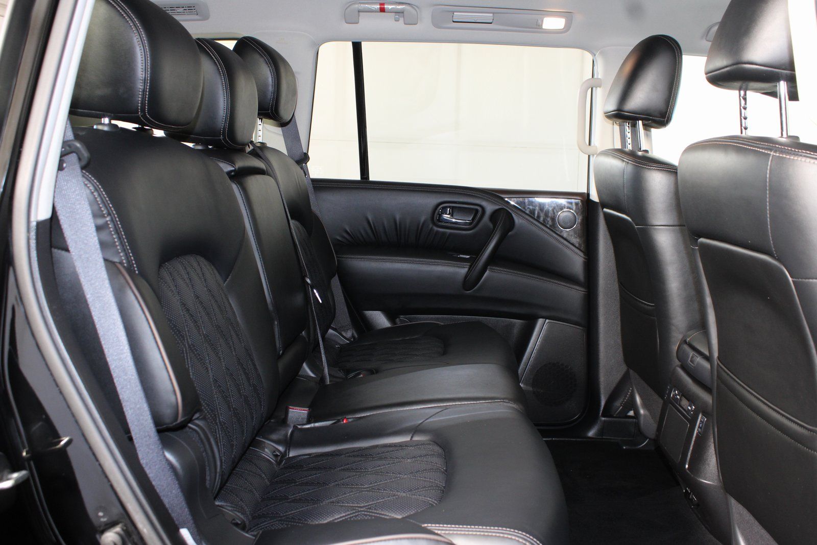 Used 2024 Black Nissan Platinum image 13