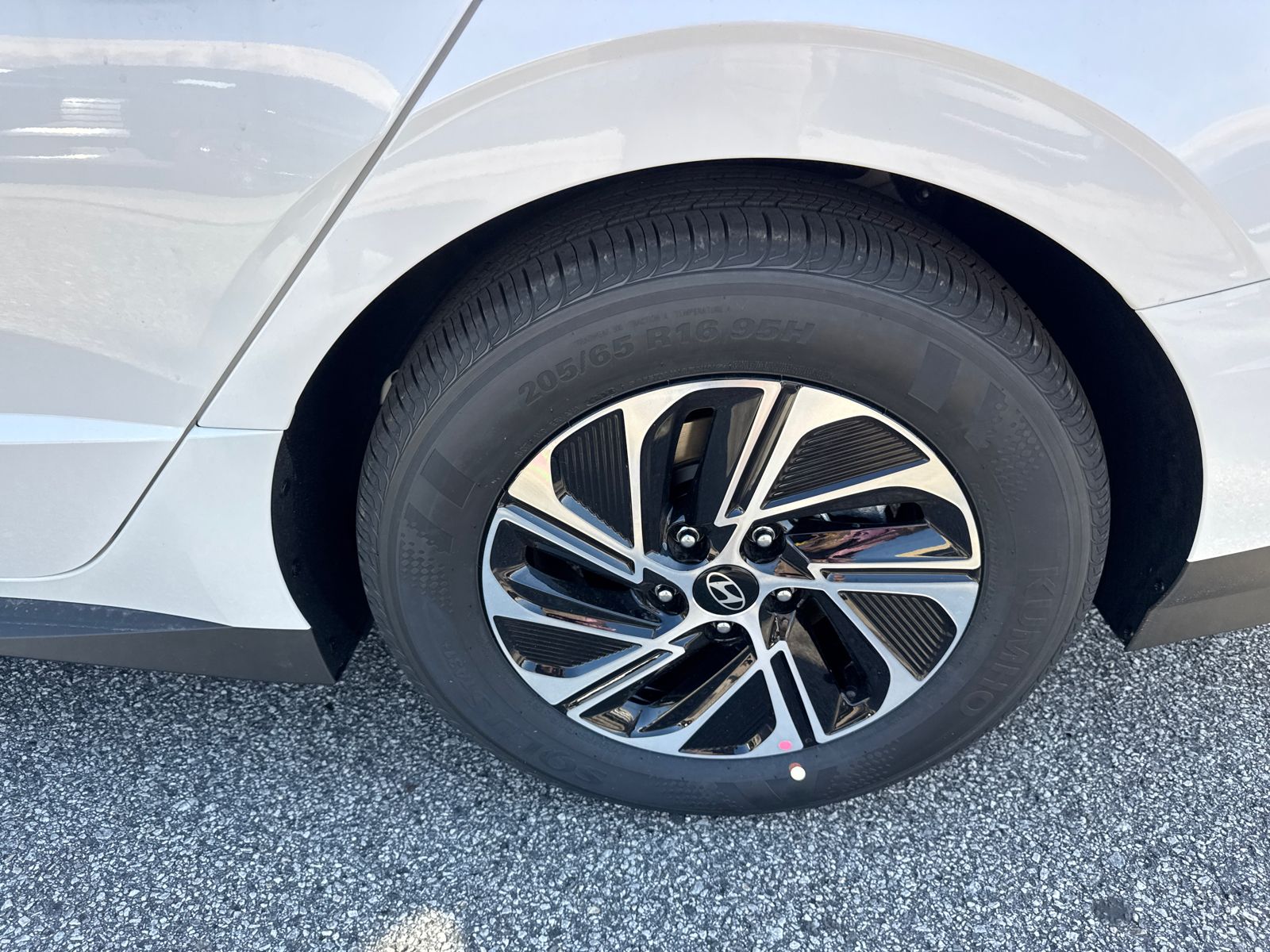 New 2026 White Hyundai Blue image 20