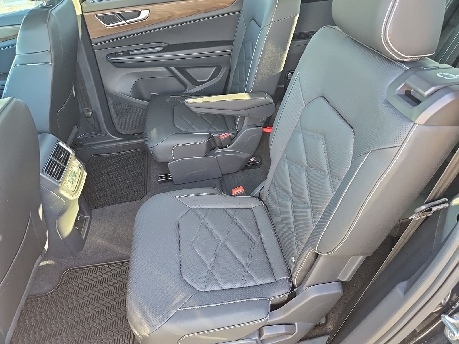 new 2026 Volkswagen Atlas car, priced at $46,399