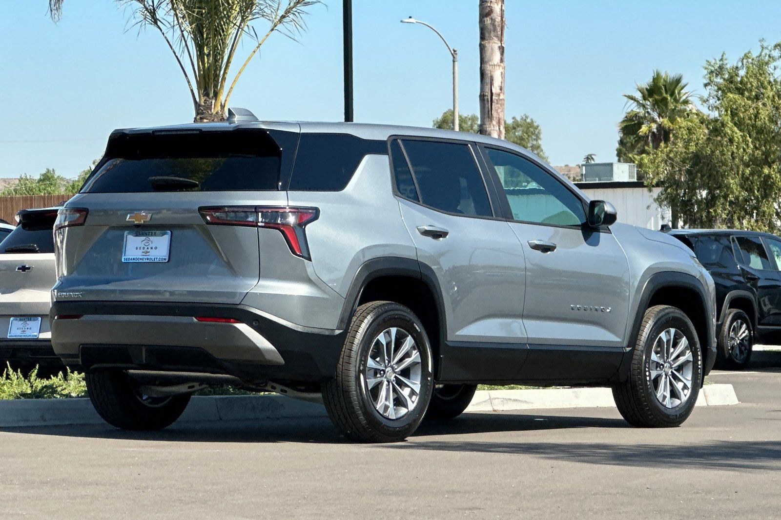 View vehicle photo 4
