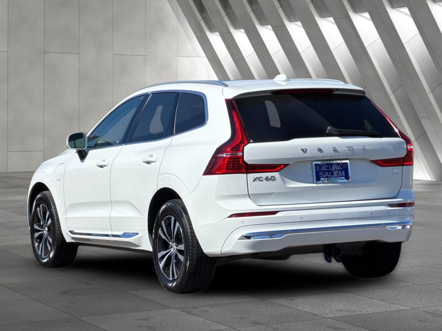 used 2022 Volvo XC60 Recharge Plug-In Hybrid car, priced at $31,998