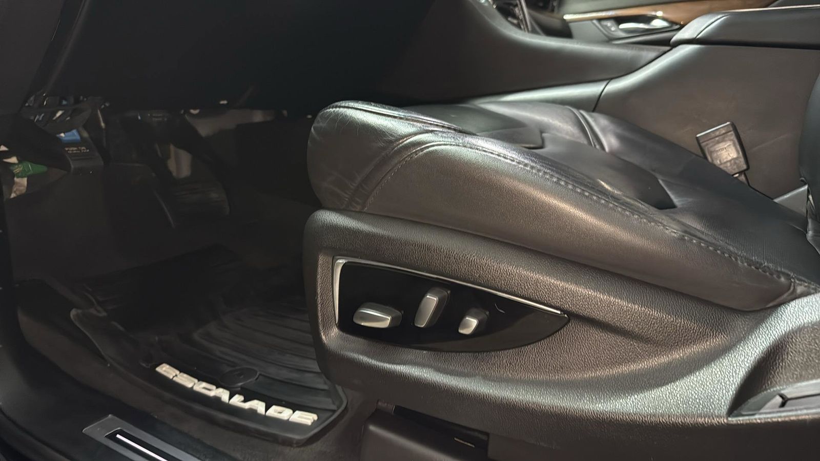 Used Car 2018 Cadillac Escalade  Luxury For Sale Under $30,000 In Austin, Texas