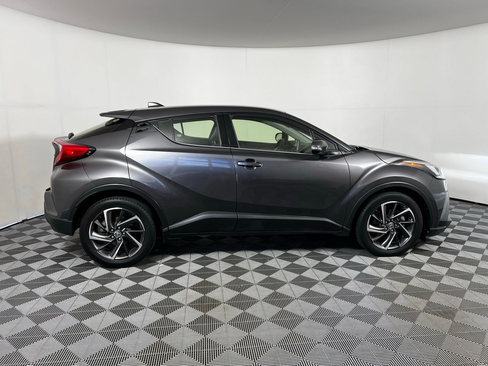 Thumbnail: 2020 Toyota C-HR - 4