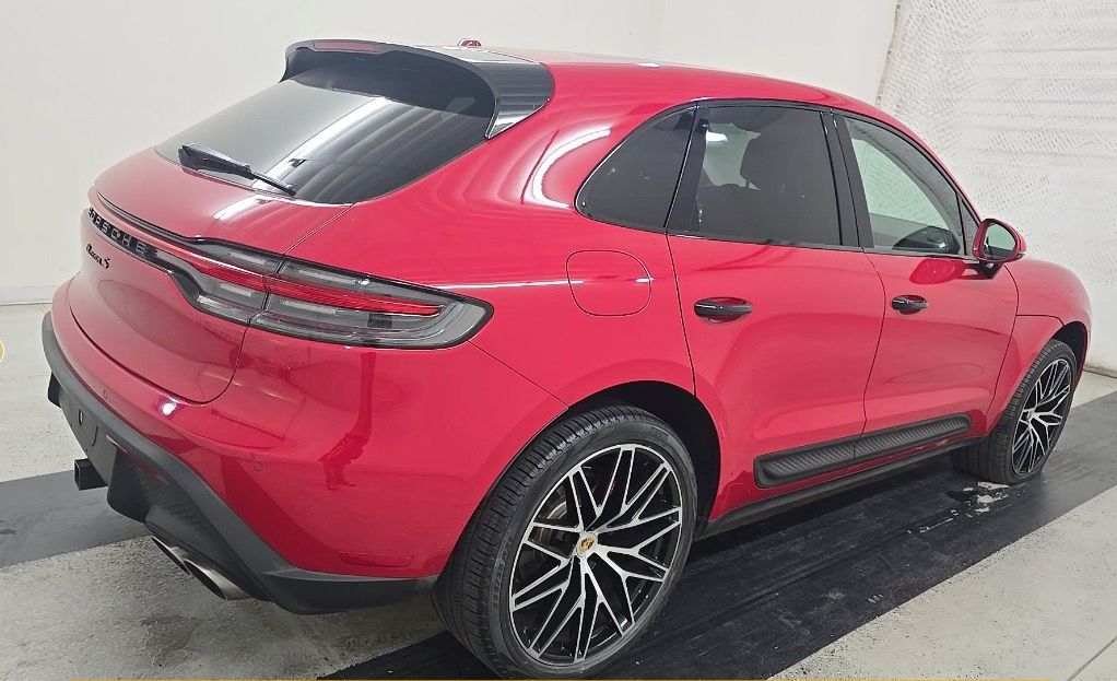 2023 Porsche Macan S — photo 3
