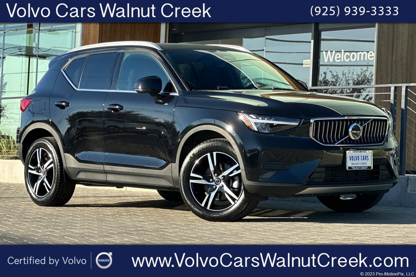 2025 Volvo XC40 B5 Core Bright Theme AWD