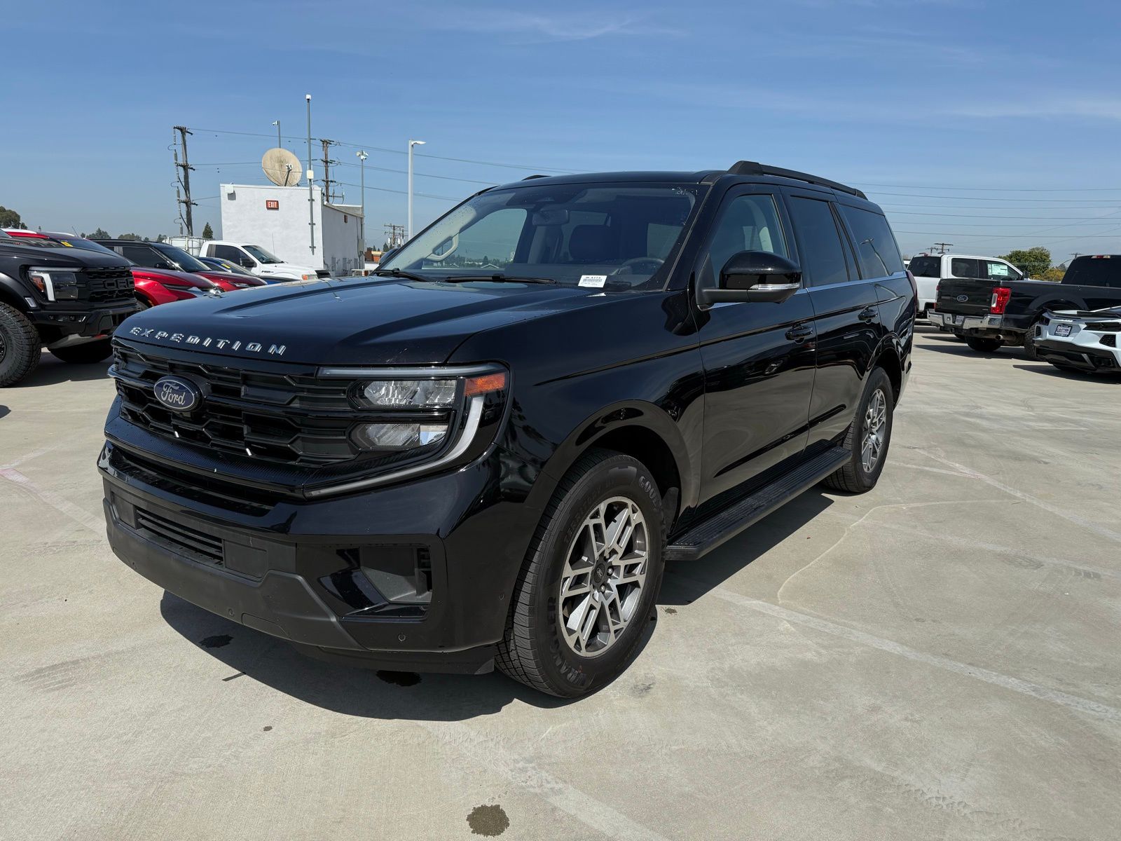 2025 Ford Expedition Active RWD