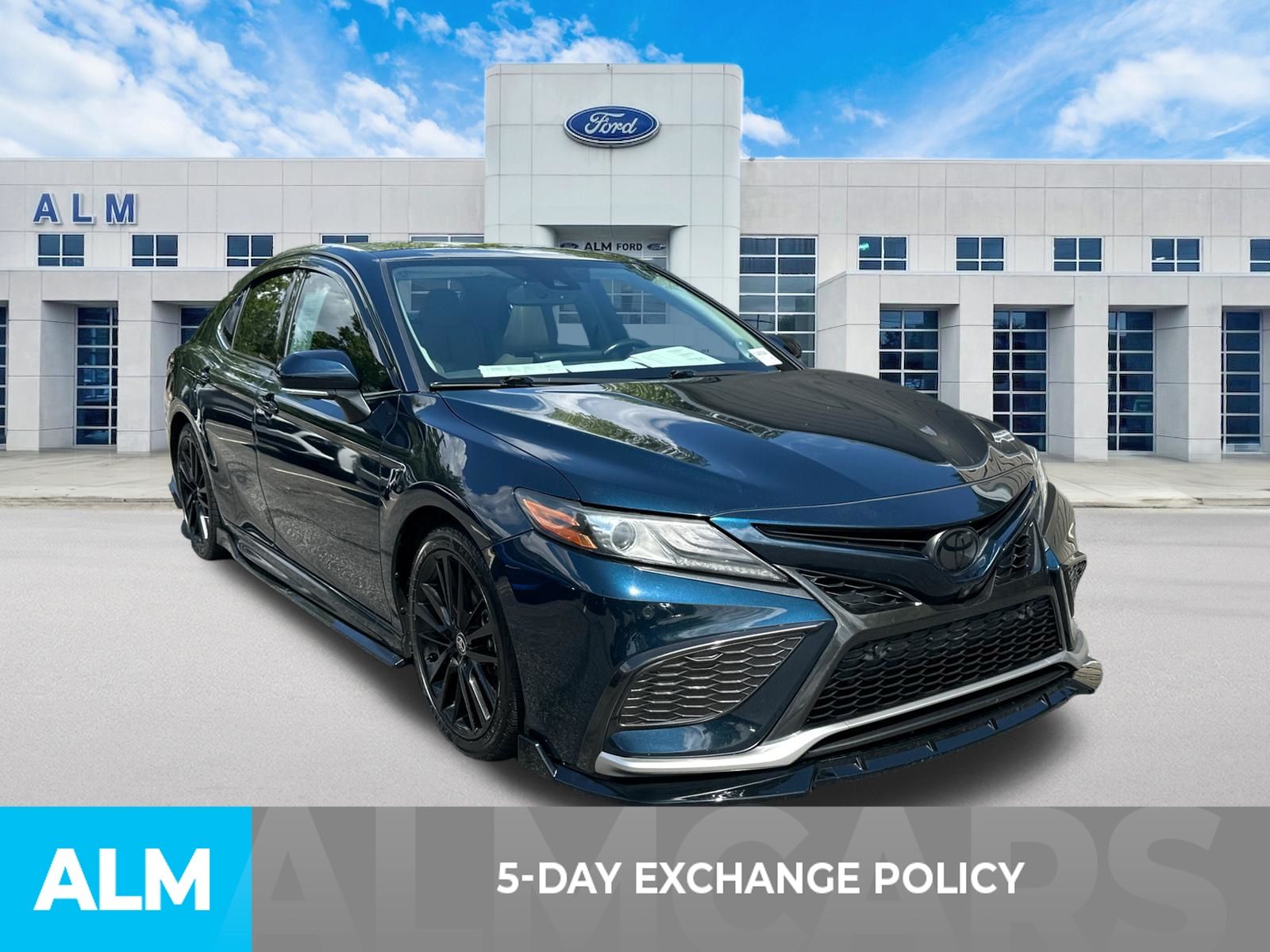 Used 2021 Blue Toyota XSE image 3