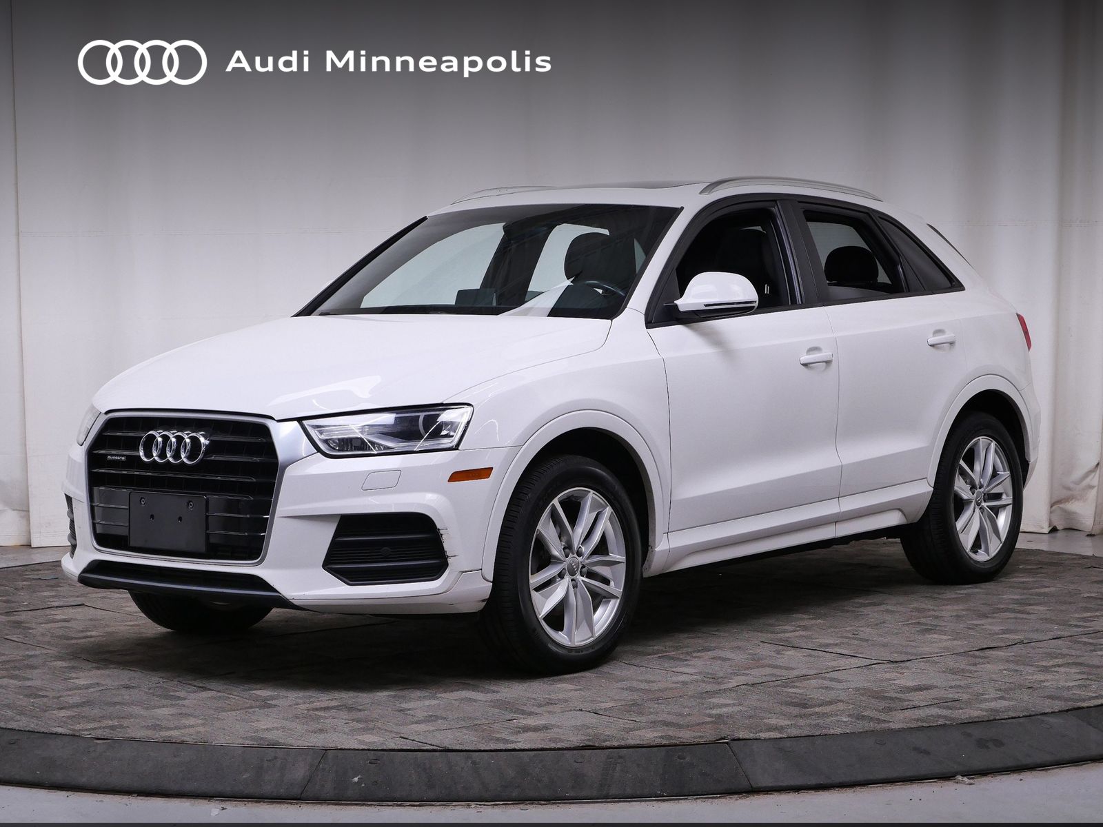 2017 Audi Q3 Blanco (Cortina White) SUV/Crossover Tracción en las cuatro ruedas 6 velocidades Automática