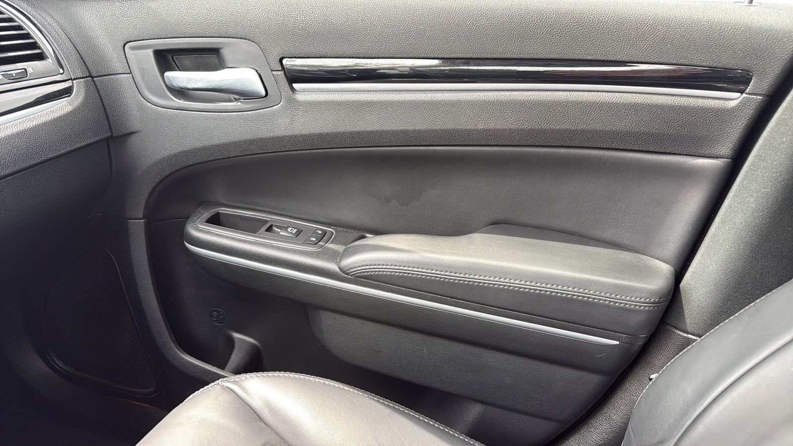 Used Car 2023 Chrysler 300  Touring For Sale Under $25,000 In Austin, Texas