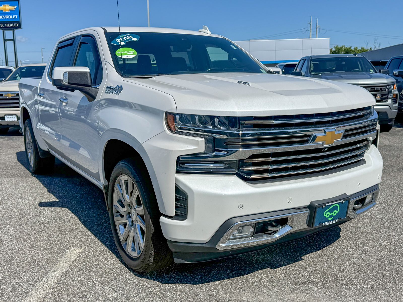 White (Iridescent Pearl Tricoat) 2019 Chevrolet Silverado 1500 Pickup Truck Four-Wheel Drive Automatic