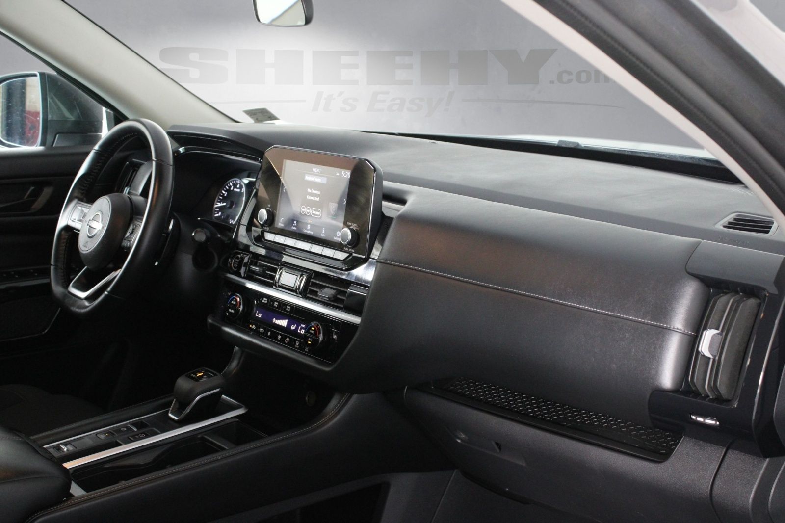 Used 2024 Gray Nissan SV image 3