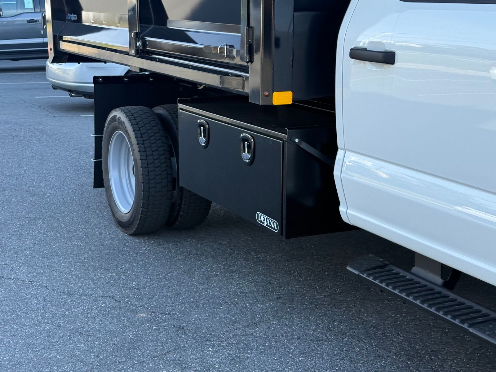 New 2026 Oxford White Ford XL image 23
