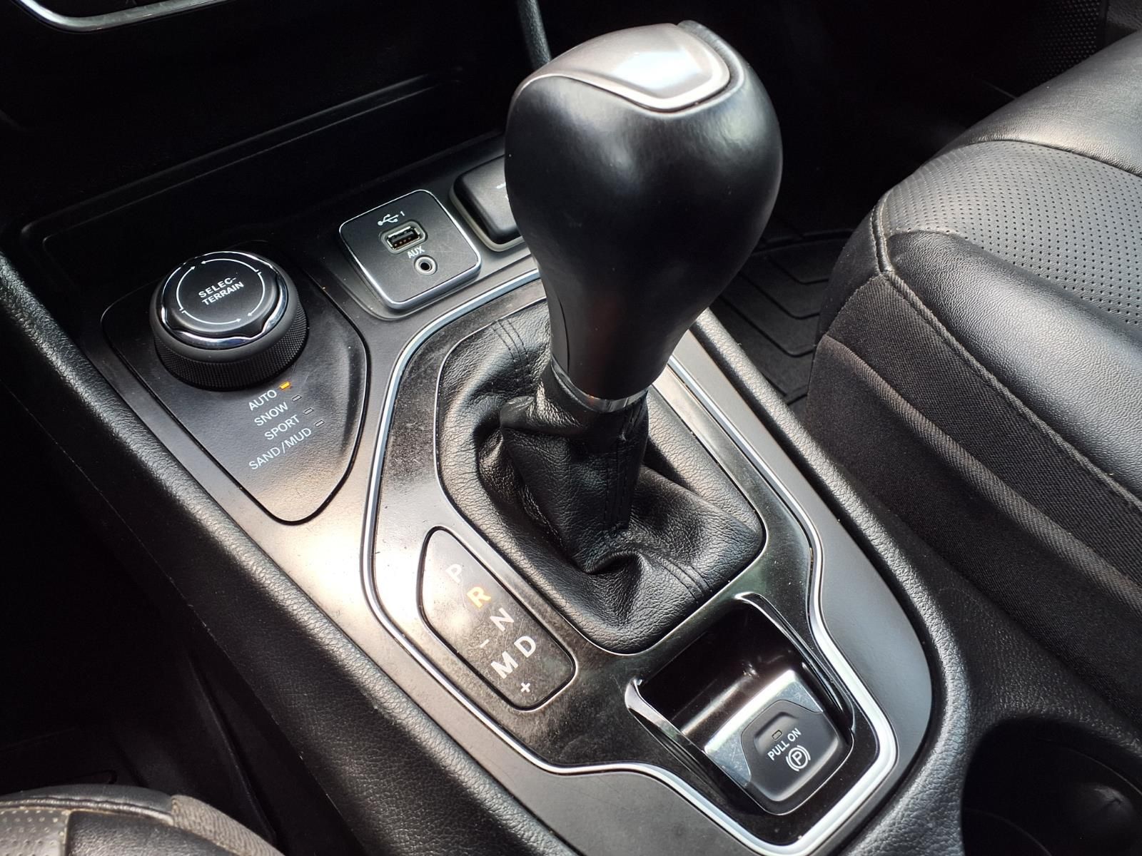 2023 Jeep Cherokee Altitude White at Emmons Autoplex