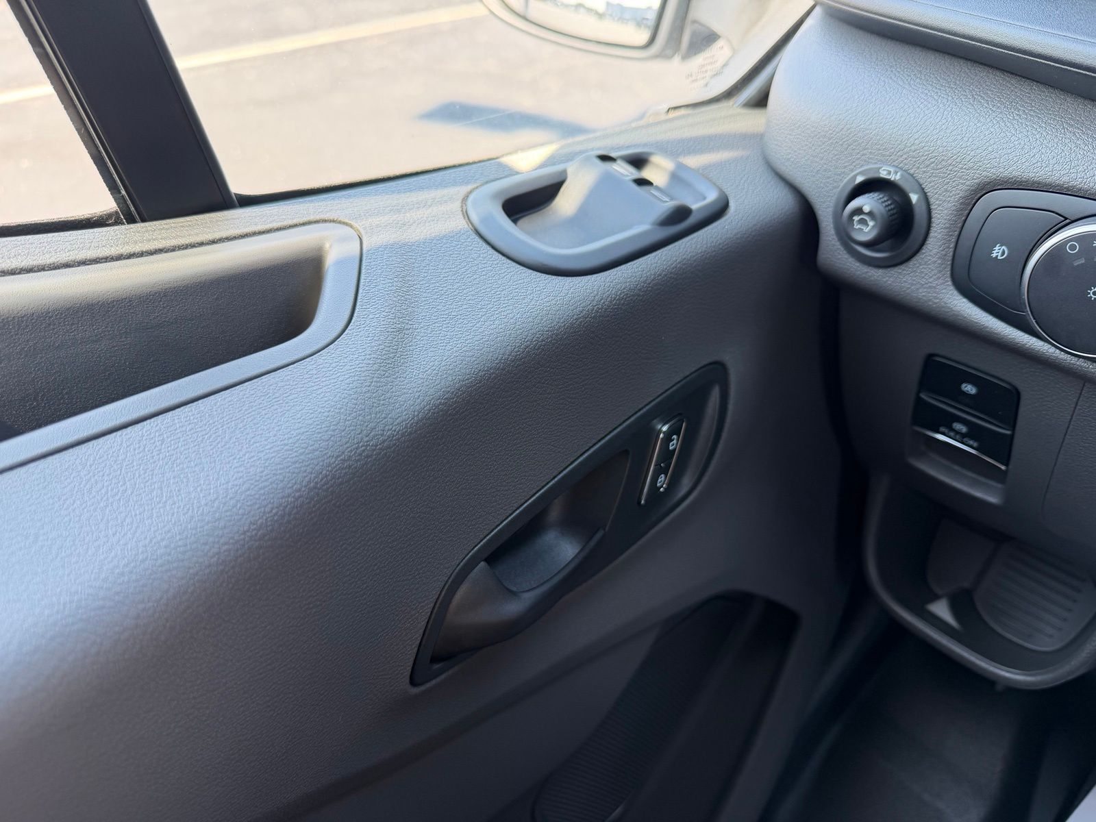 2027 Ford Transit-350 image 24