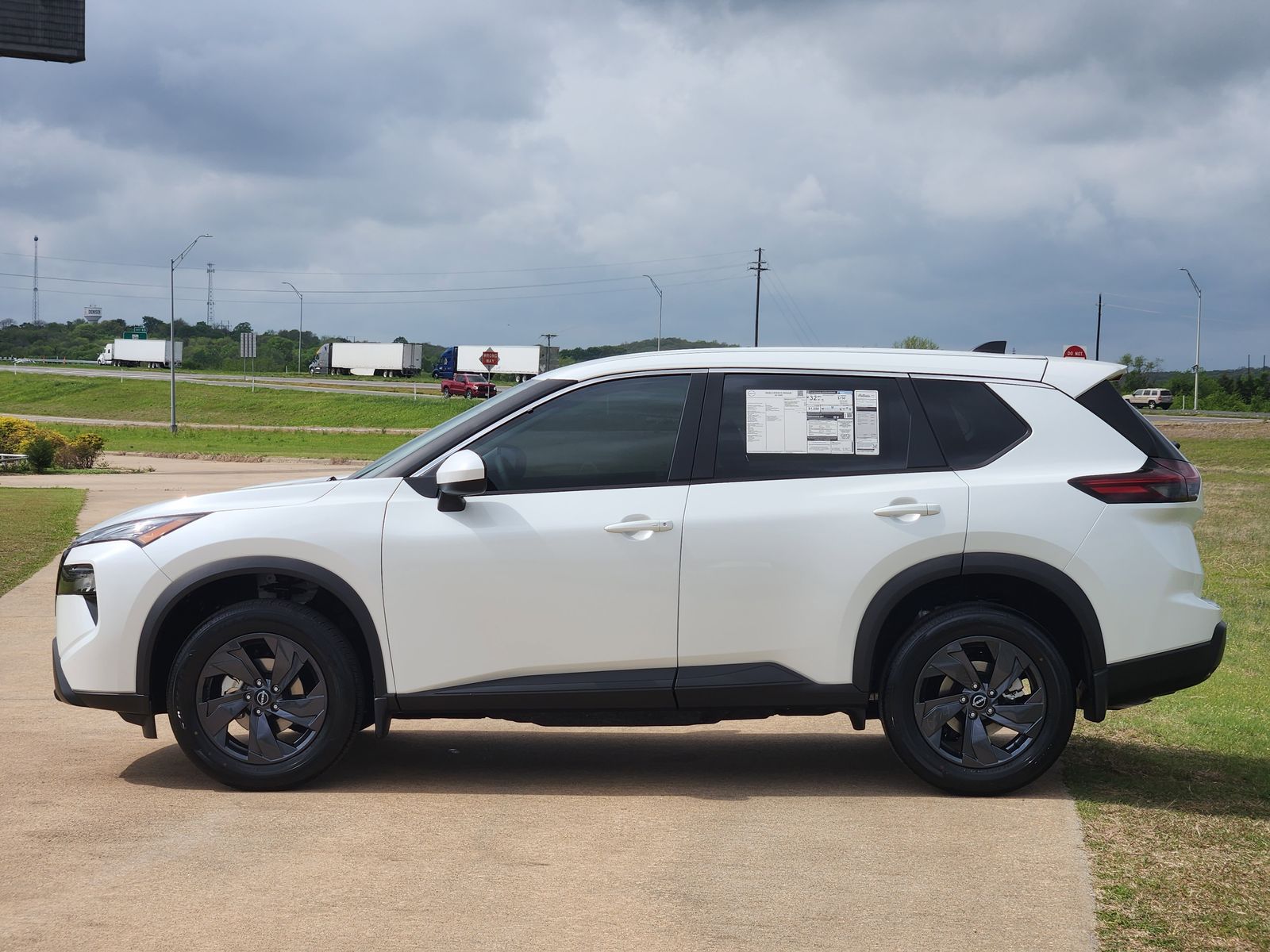 View vehicle photo 3