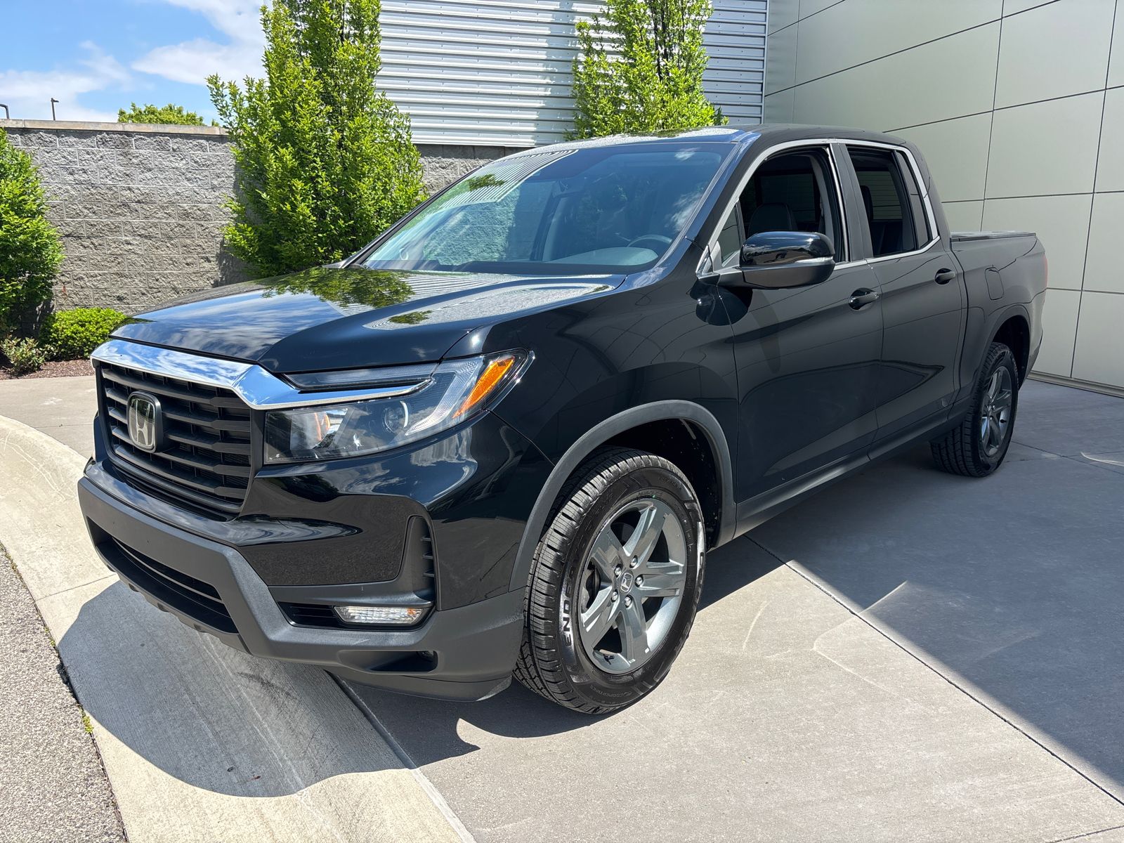 Crystal Black Pearl 2023 Honda Ridgeline RTL AWD Pickup Truck All-Wheel Drive 9-Speed Automatic