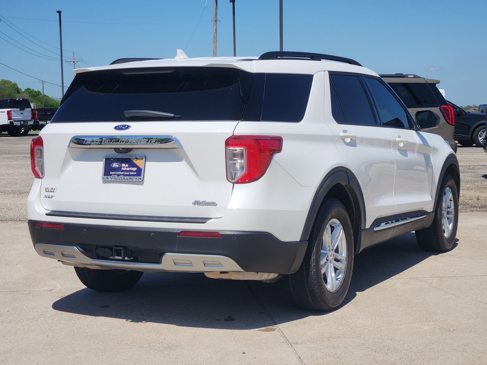 View vehicle photo 5