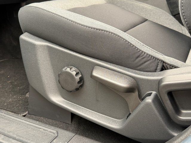 New 2025 Azure Gray Metallic Tri-Coat Ford Base image 25
