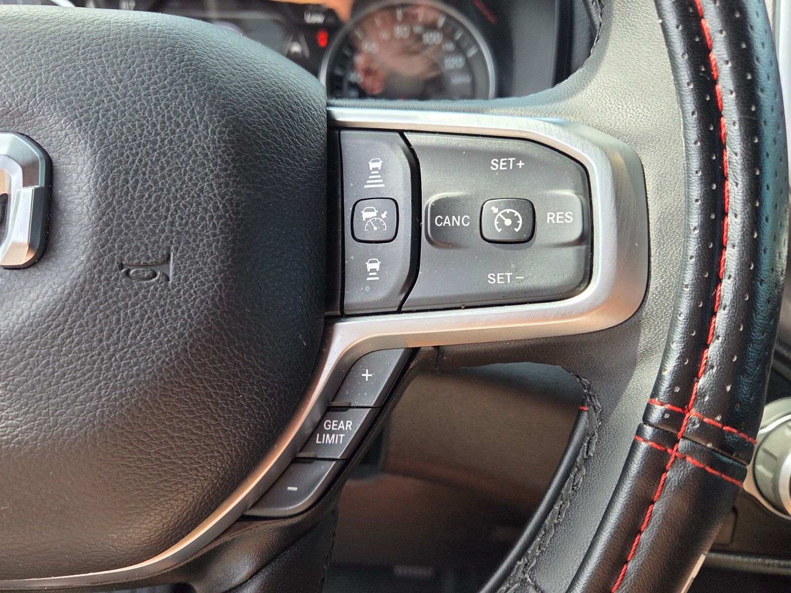 Used 2025 White Ram Big Horn/Lone Star image 28