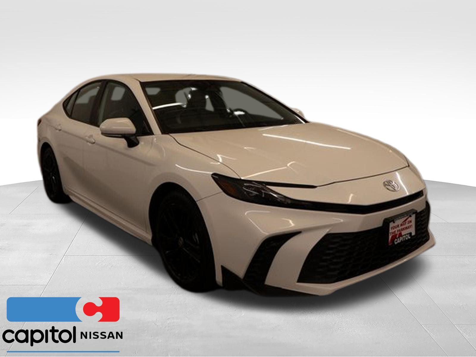 2025 Toyota Camry SE FWD